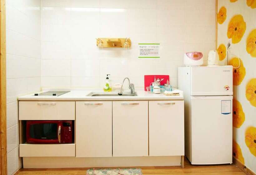 Отель Blue In Blue Pension