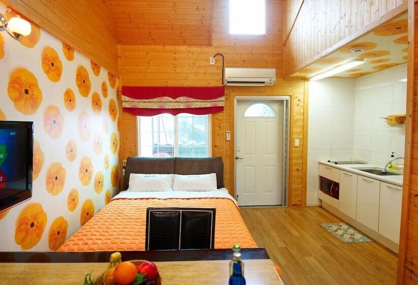 Отель Blue In Blue Pension