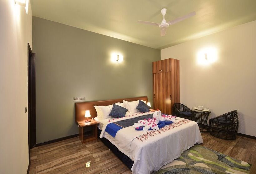 هتل Island Home Inn