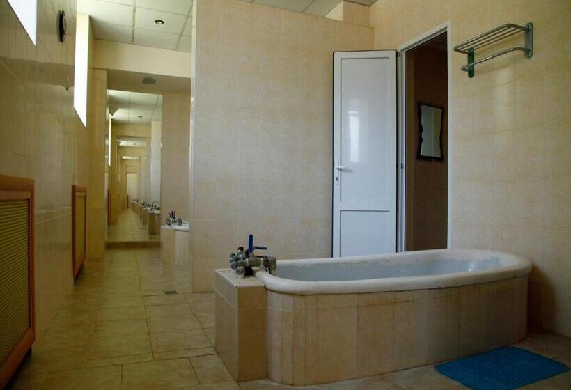 בית מלון כפרי Jermuk Ashkhar Sanatorium