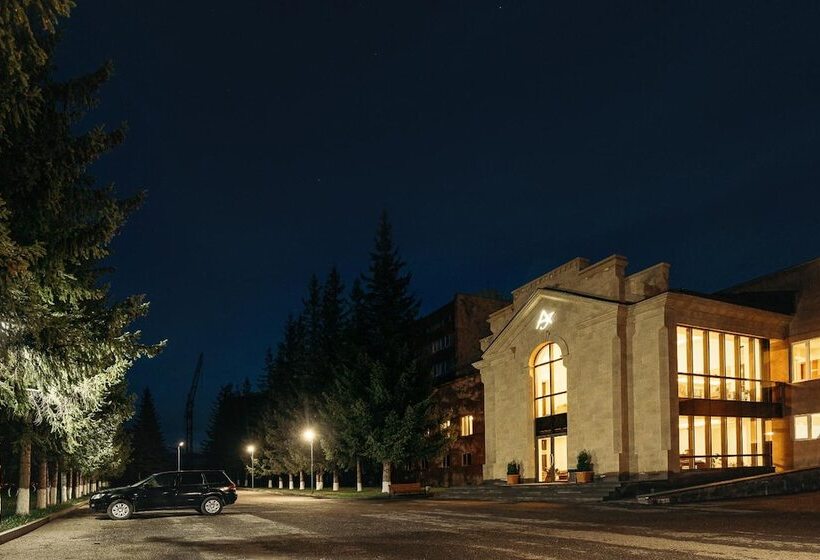 בית מלון כפרי Jermuk Ashkhar Sanatorium