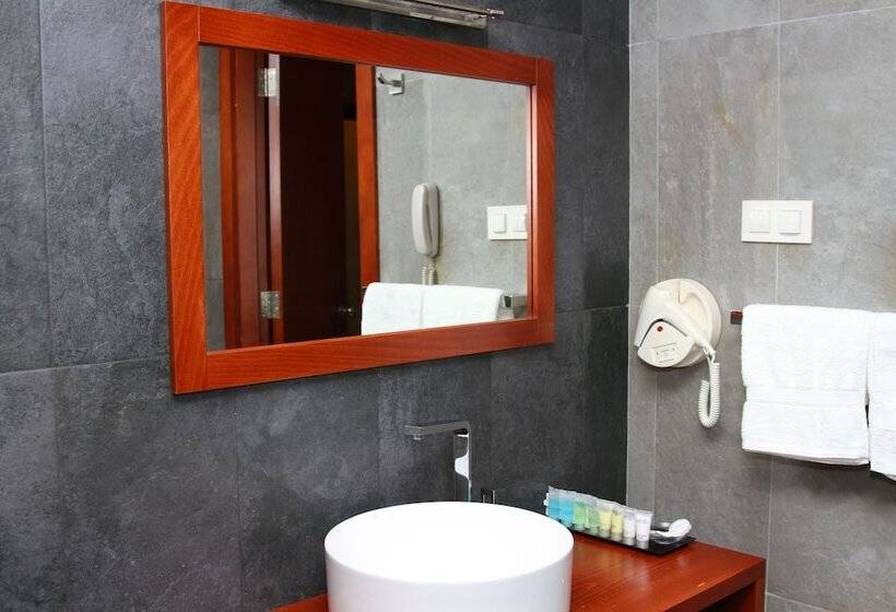 בית מלון כפרי Jermuk Ashkhar Sanatorium