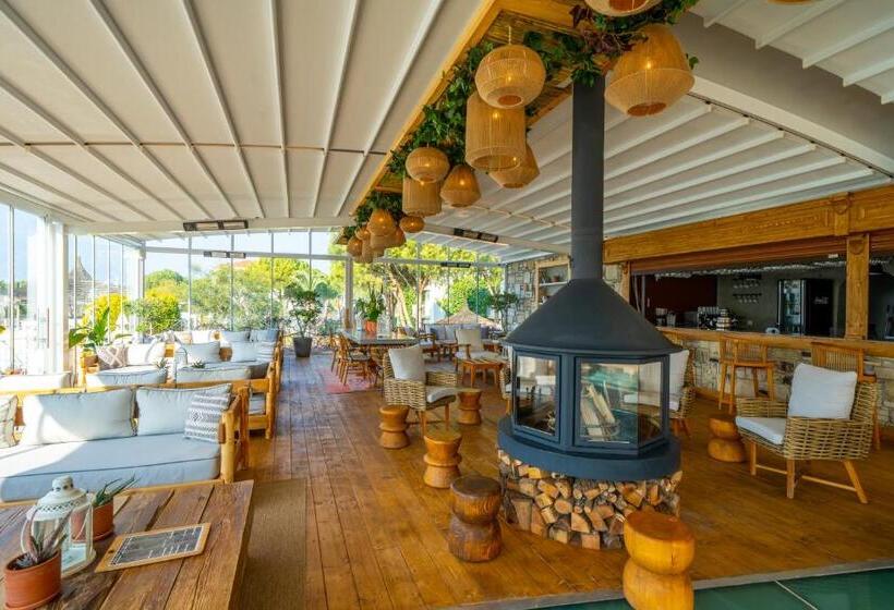 Отель Mark Warner Phokaia Beach Resort