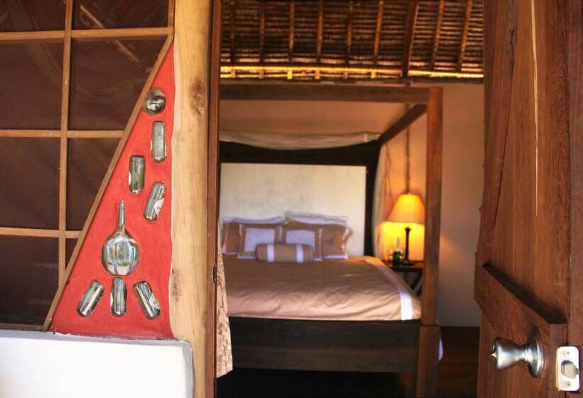 Отель Nzuwa Lodge