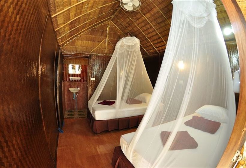 Отель Phi Phi Hill Bamboo Bungalow