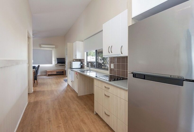 בית מלון כפרי Reflections Scotts Head   Holiday Park