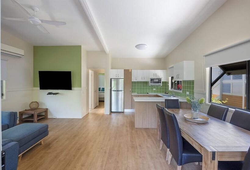 בית מלון כפרי Reflections Scotts Head   Holiday Park