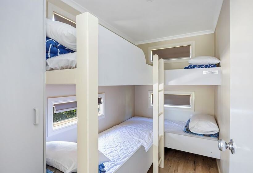 בית מלון כפרי Reflections Scotts Head   Holiday Park