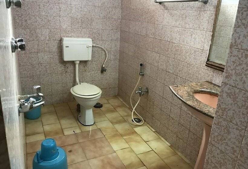 בית מלון כפרי Room Maangta 335   Panaji