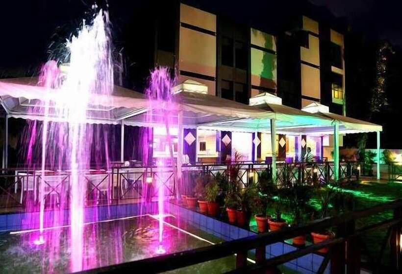 בית מלון כפרי Shri Khedapati International