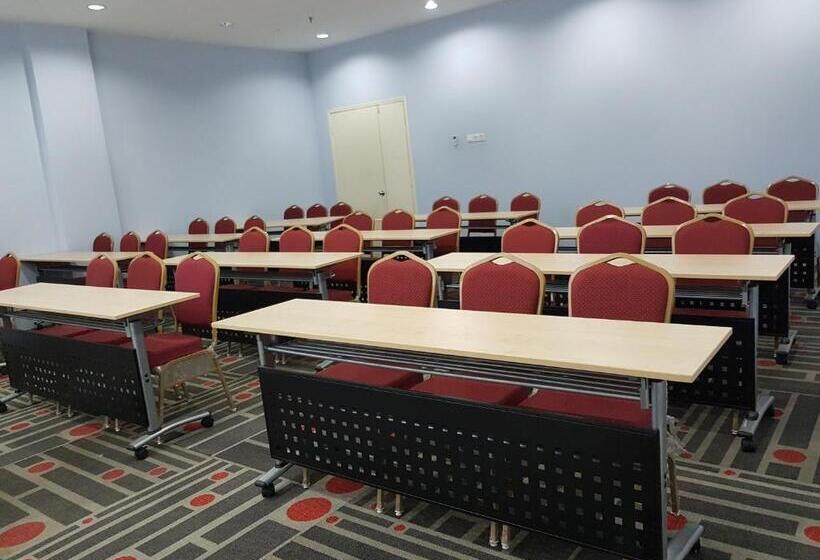 Отель Sun Inns  @ Koi