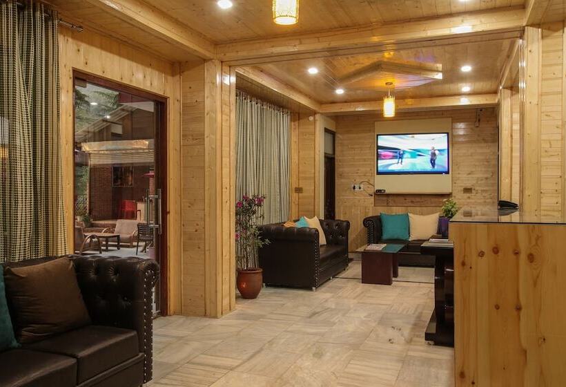 هتل The Rainbow Inn & Cafe