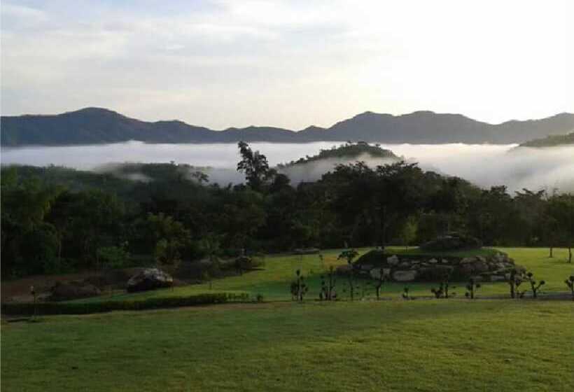 Отель The Triple M Mountain Resort