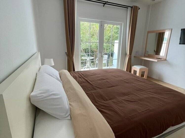 Отель The Triple M Mountain Resort