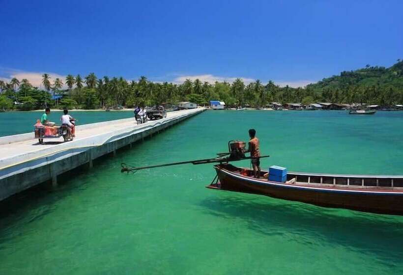 בית מלון כפרי Village Garden Bungalows Kho Mook