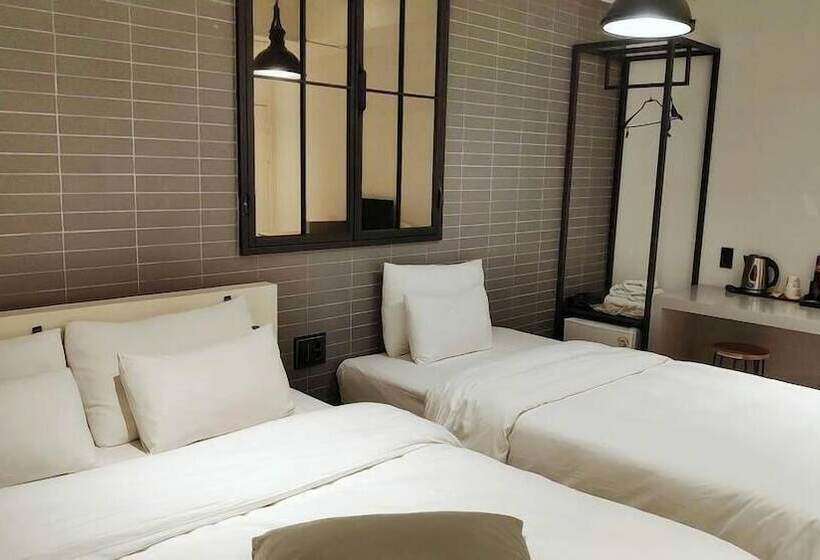 Hotel Yaja Siheung Jeongwang Branch