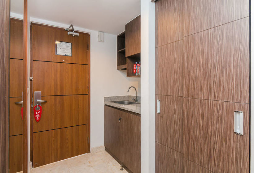 ホテル Zen Rooms Raya Kuta 3