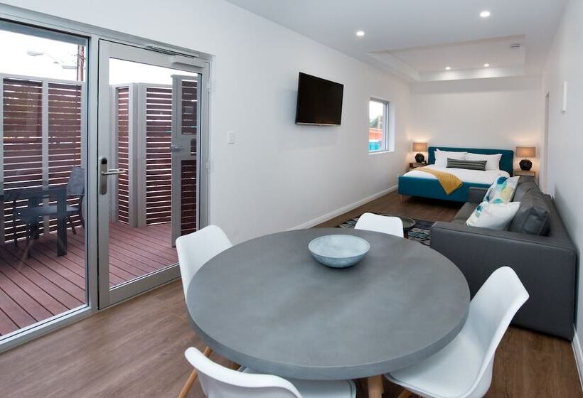 Loxton Courthouse Apartments