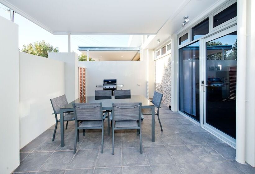 Loxton Courthouse Apartments