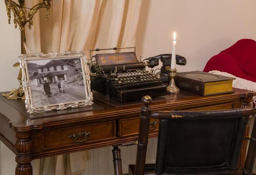 Meliteion Traditional