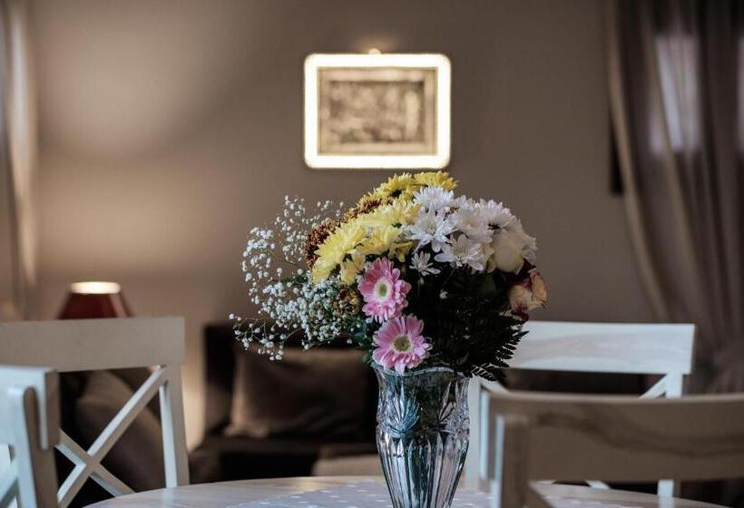 Meliteion Traditional