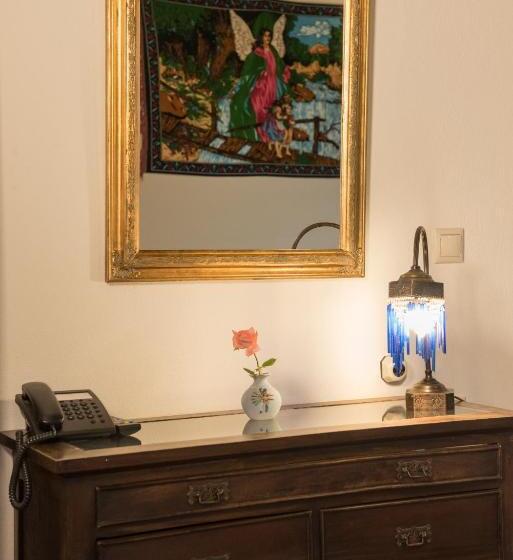 Meliteion Traditional