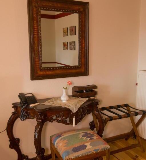 Meliteion Traditional