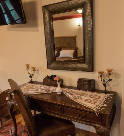 Meliteion Traditional