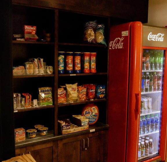 فندق على الطريق Black Gold Suites Stanley