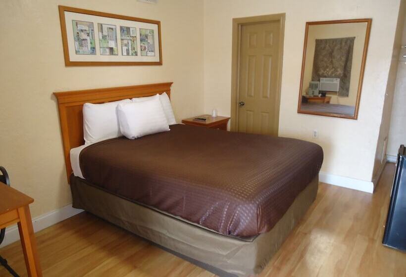 فندق على الطريق Budget Inn