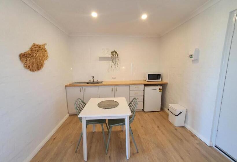 فندق على الطريق The African Reef