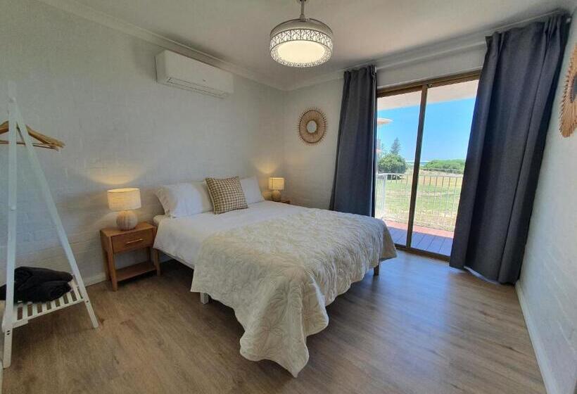 مُتل The African Reef