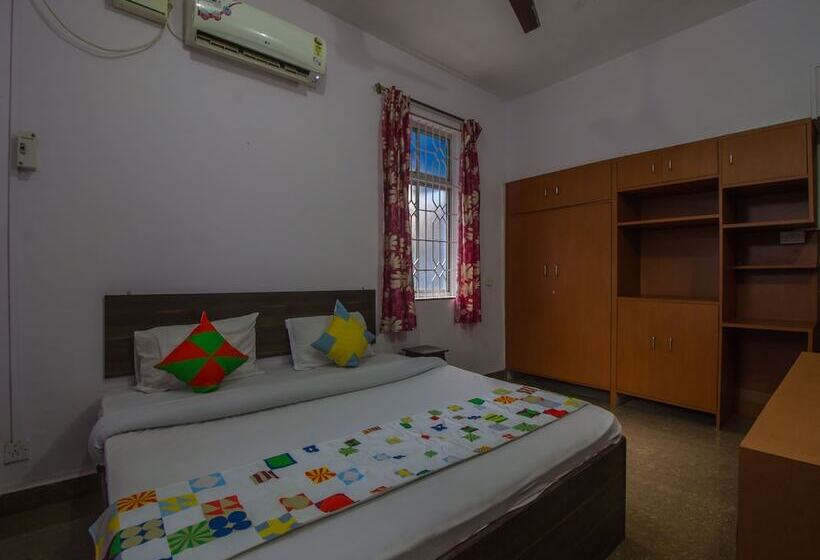 Oyo 16923 Home Graceful Studio