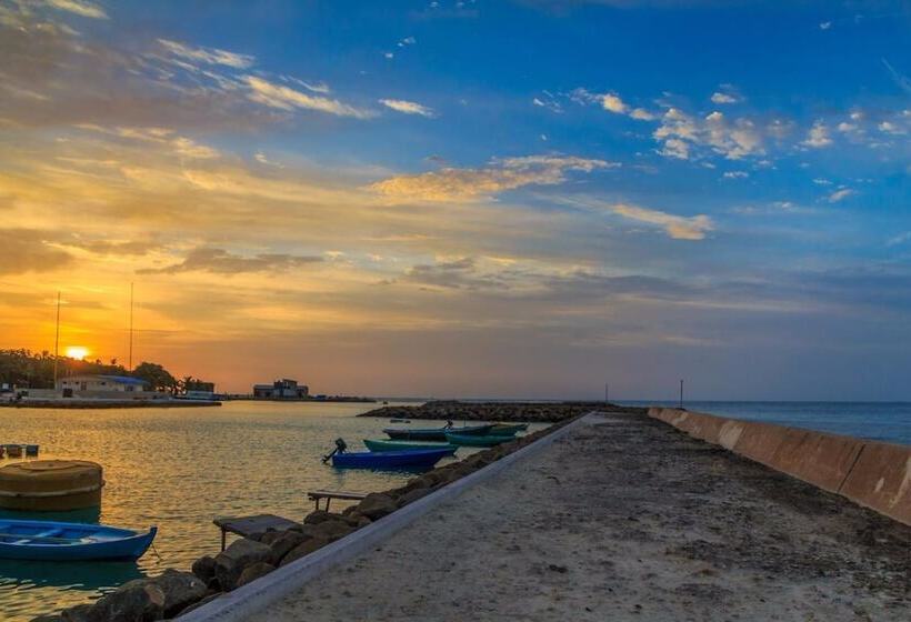 پانسیون Athiri Inn