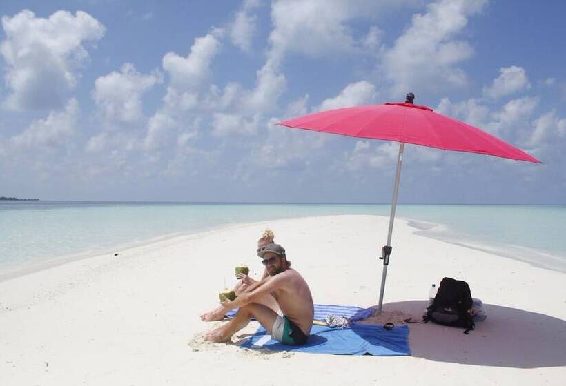 پانسیون Athiri Inn