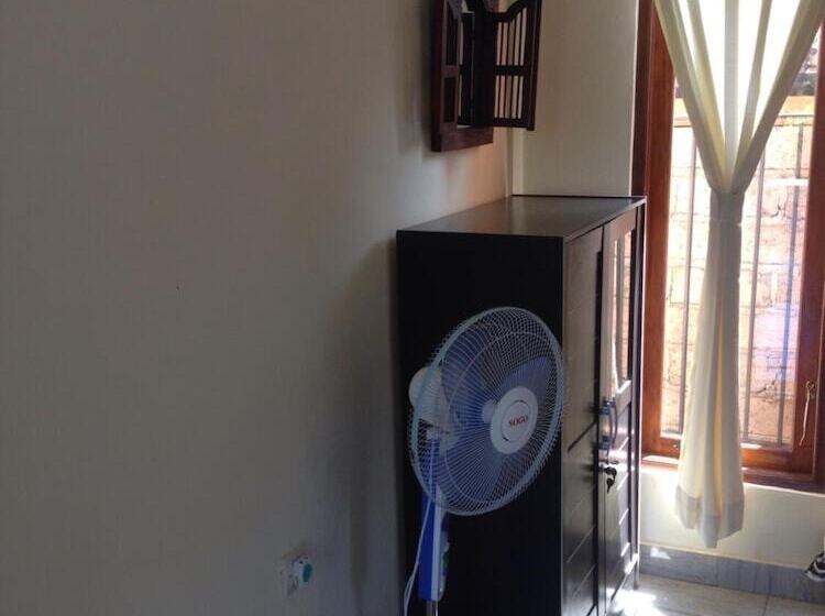 פנסיון Cebluk Sari Homestay