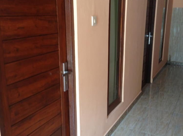 פנסיון Cebluk Sari Homestay