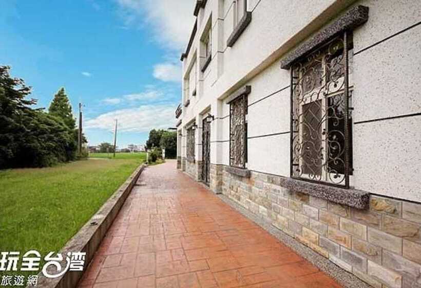 پانسیون Happy Castle