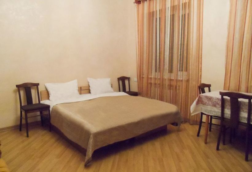 פנסיון Jermuk Guest House