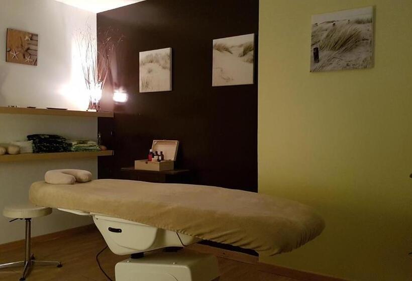 膳宿费 L Escale Evel Er Gêr