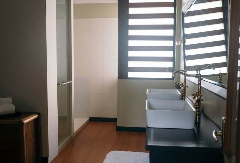 پانسیون Marina Boutique