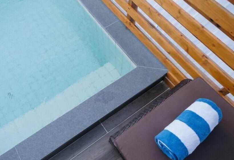 پانسیون Marina Boutique