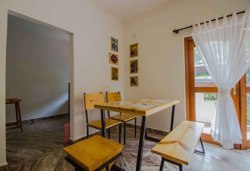 Пансион Oyo 11901 Home Bikers Paradise 2bhk Candolim