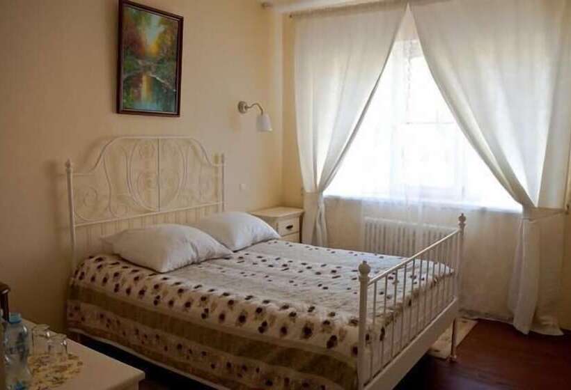 Provence Hotel 4 Seasons