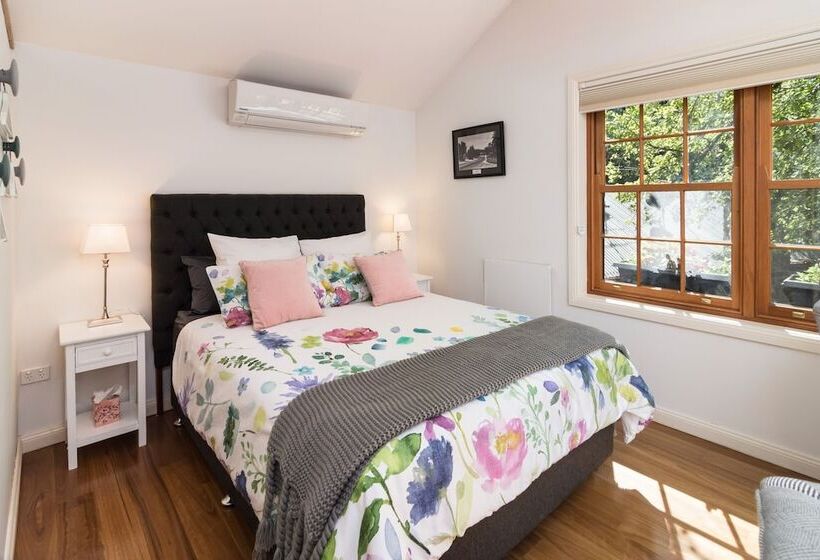 Sherwoode Bed And Breakfast