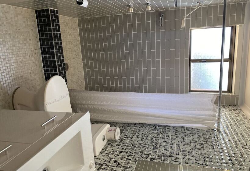 Snow Gate Motel And Apartments