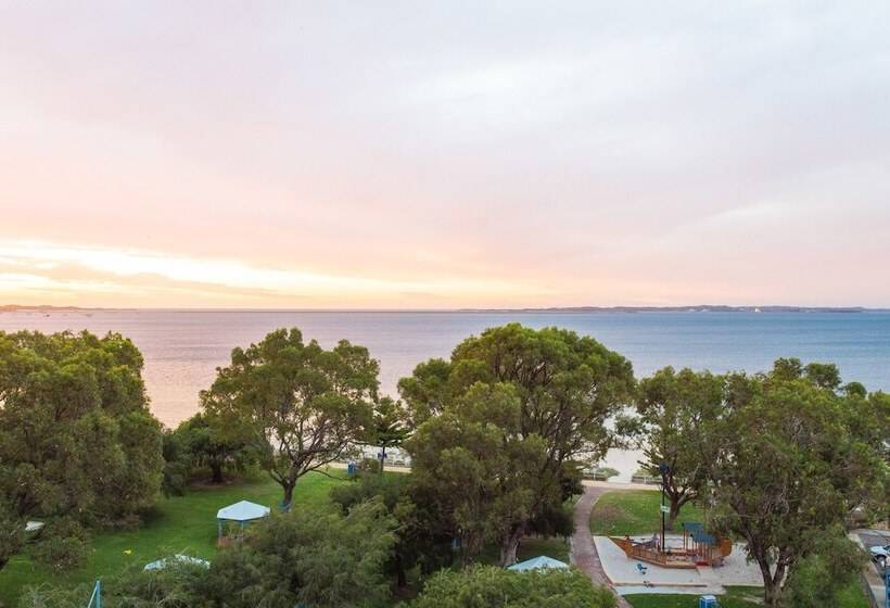 Spinnakers By Rockingham Apartments