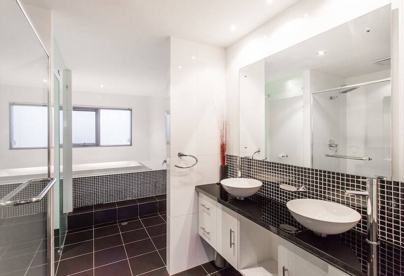 Spinnakers By Rockingham Apartments