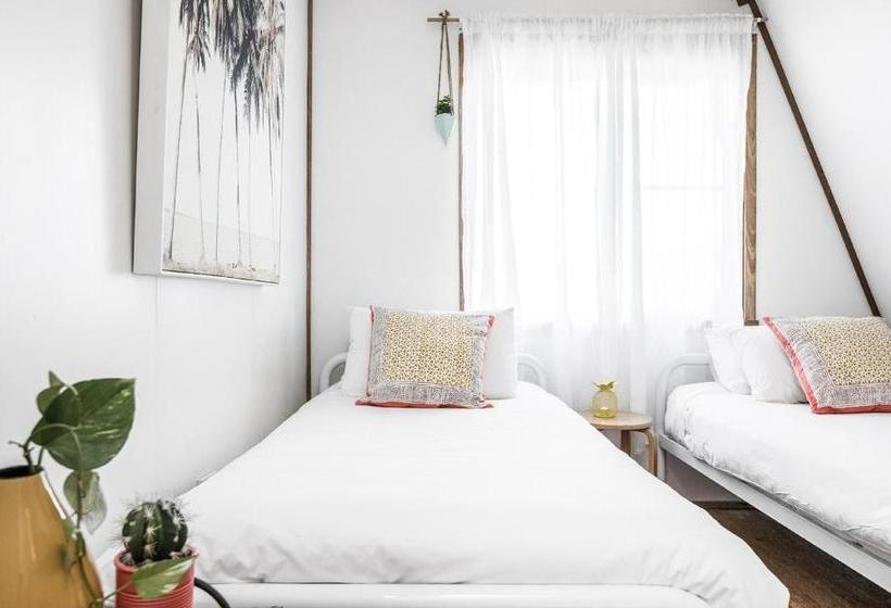 A Perfect Stay   A Frame