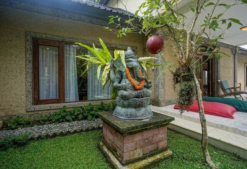 Villa Tirta Indah